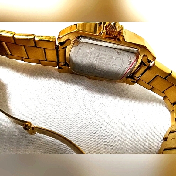 Invicta Rainbow Dial blue & green rainbow dial bracelet watch brand new battery - Picture 10 of 13